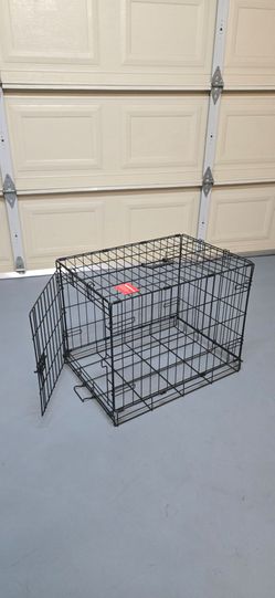 24" W Pet Crate (Missing Bottom Tray)