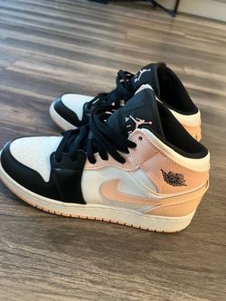 Women’s Air Jordan 1s - Size Y 6