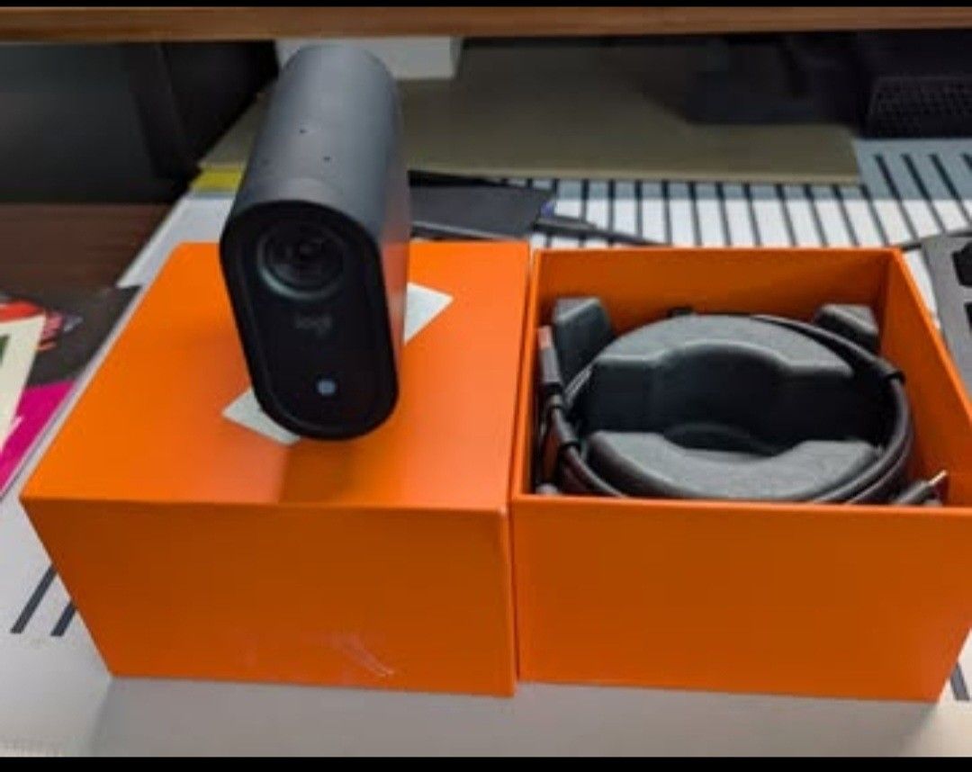 Logitech for Creators Mevo Start, Wireless Live Streaming Camera, 1080p HD