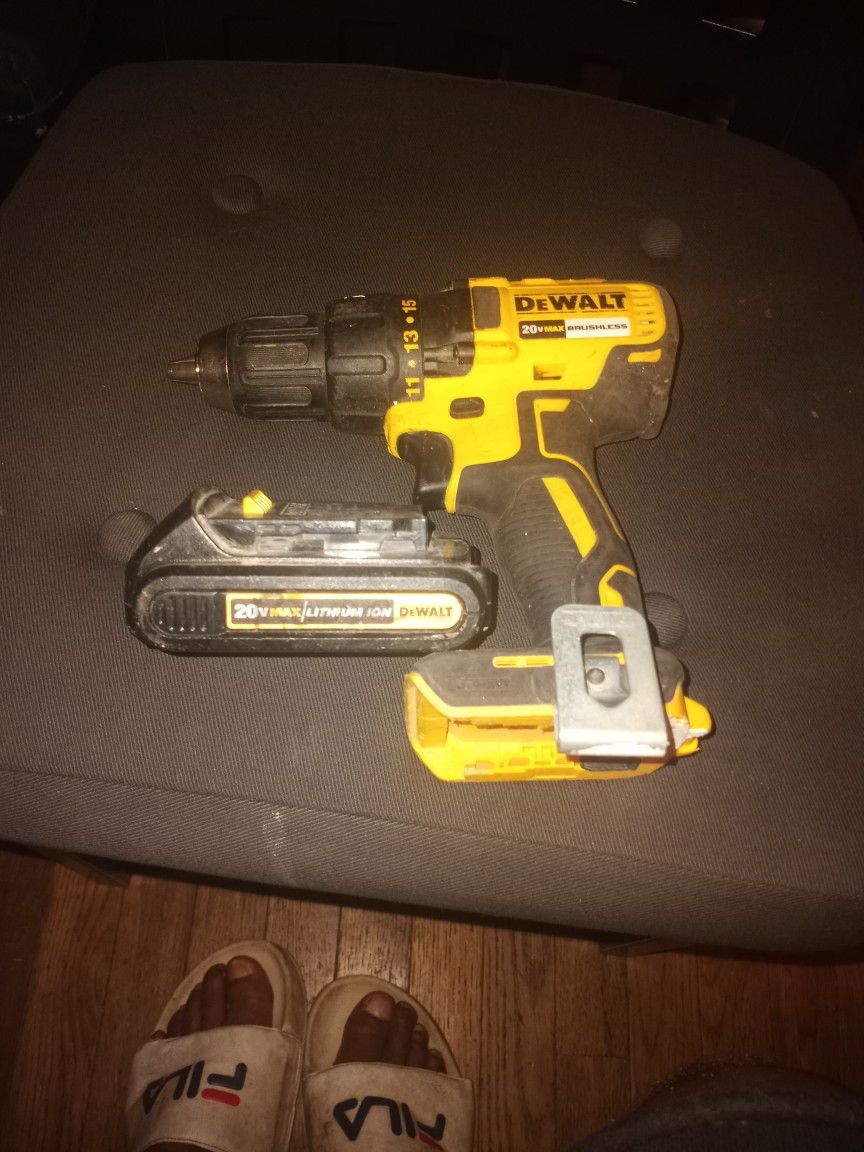 20v Max Brushless Dewalt Drill & Battery