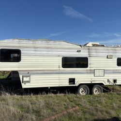 FREE Komfort Travel Trailer 25’ 