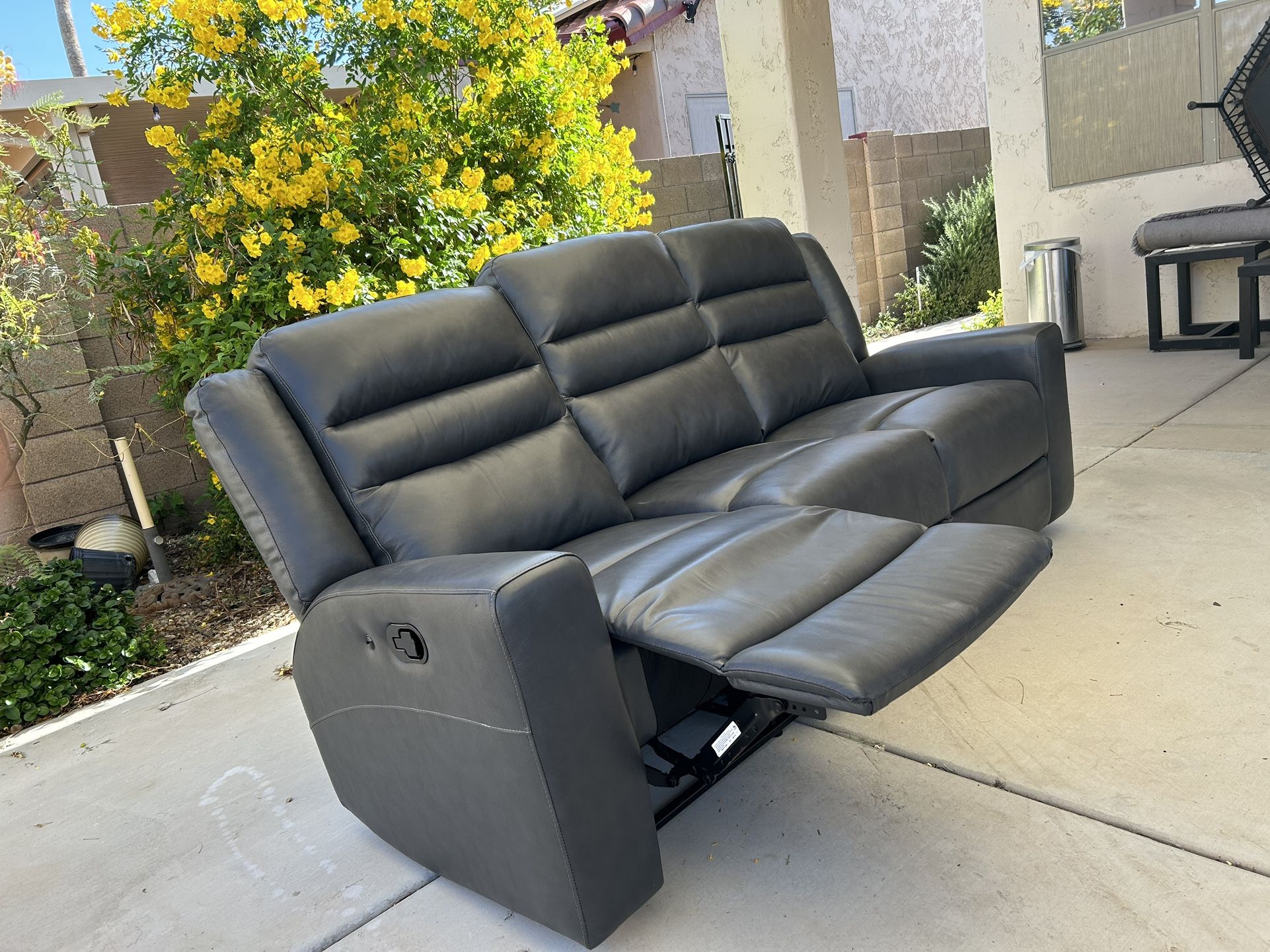 Markers Mark Leather Sofa for Sale in Sun City, AZ OfferUp