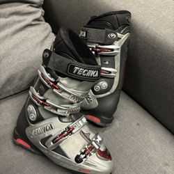 LOW PRICE MOVING- $400 + TAX RETAIL NORDICA SKI BOOTS