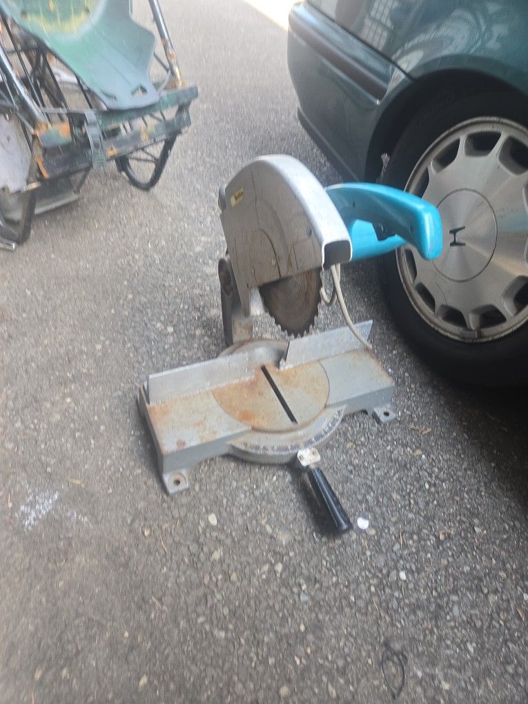 Makita Mitter Saw 255mm