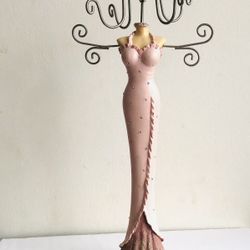 Elegant Design Jewelry Holder 