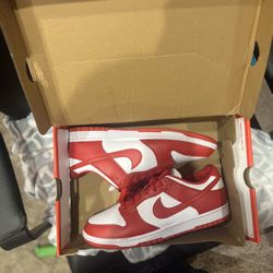 University Red Dunks Size US 10