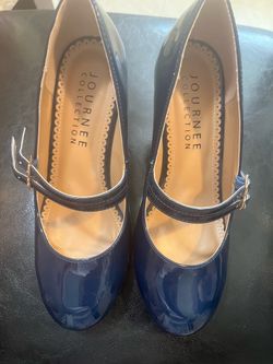 Women’s heels size 6