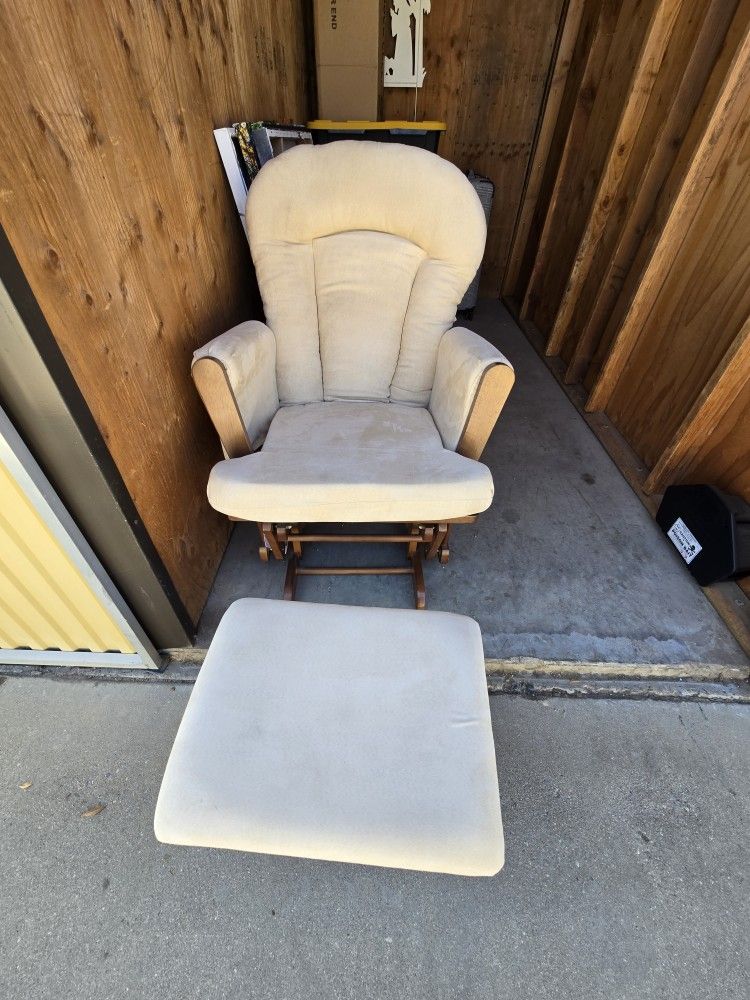 Gliding Chair With STOOL