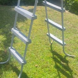 Pool Ladder 