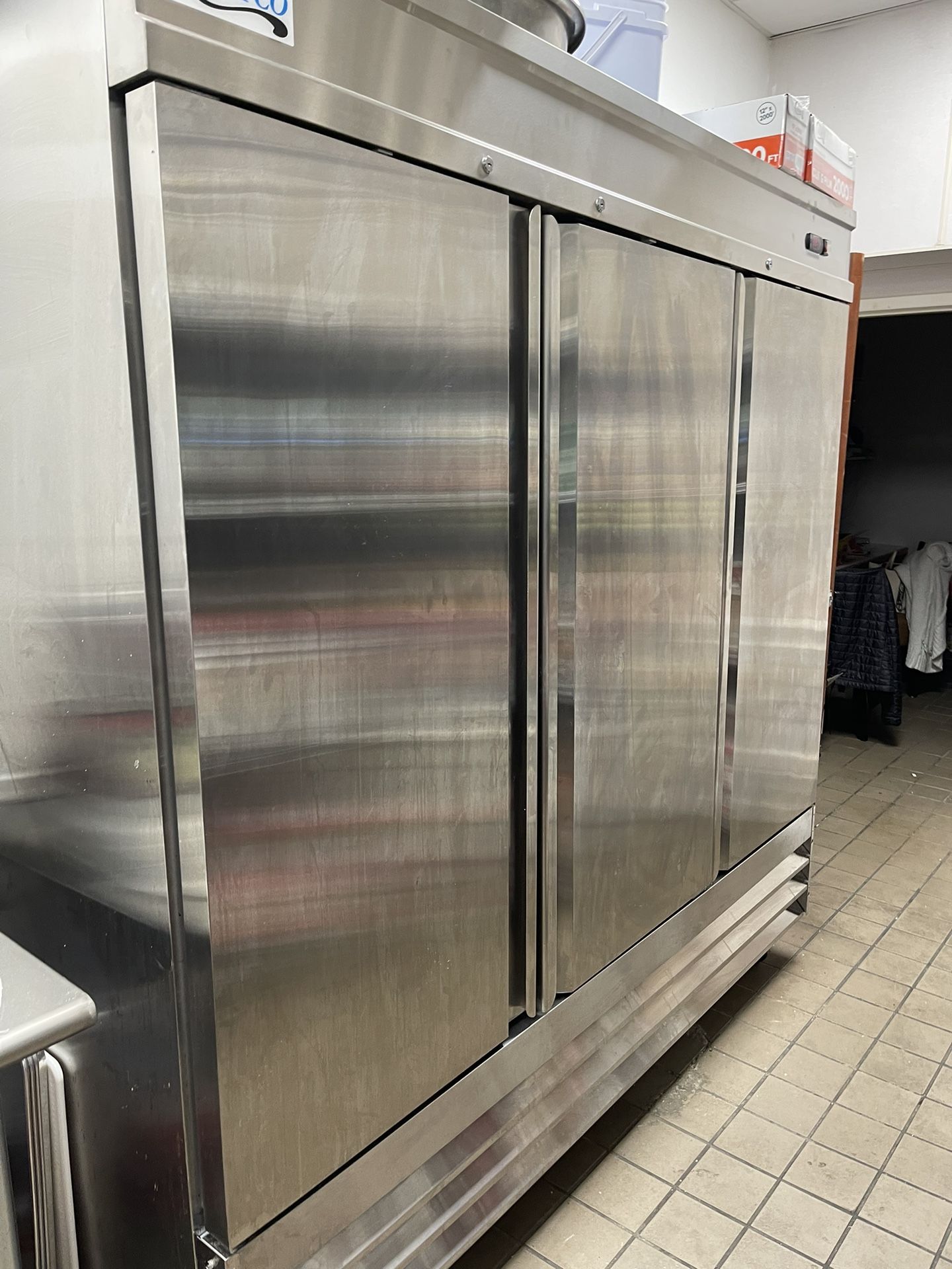 Avantco SS-3R-HC 81 5/16" Stainless Steel Solid Door Reach-In Refrigerator