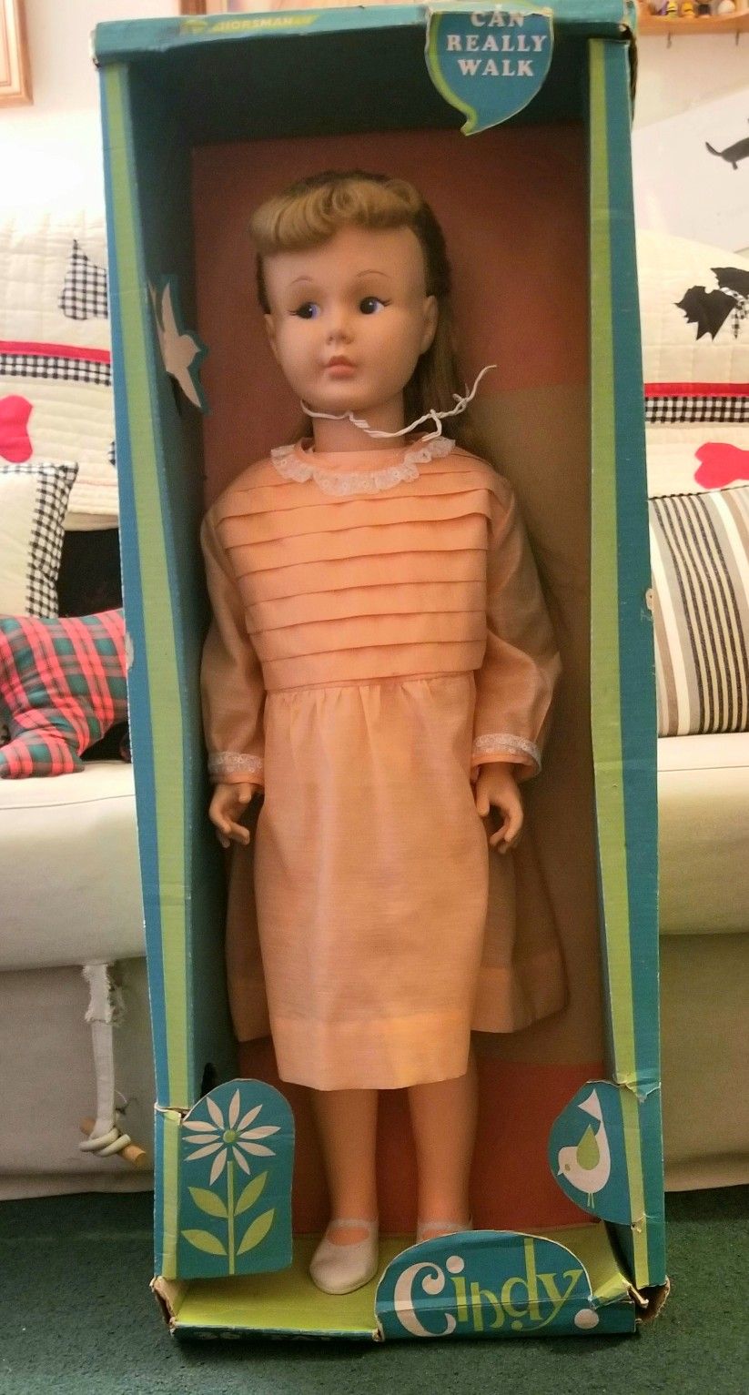 Horsman walking doll 36 inch
WITH ORIGINAL BOX!
