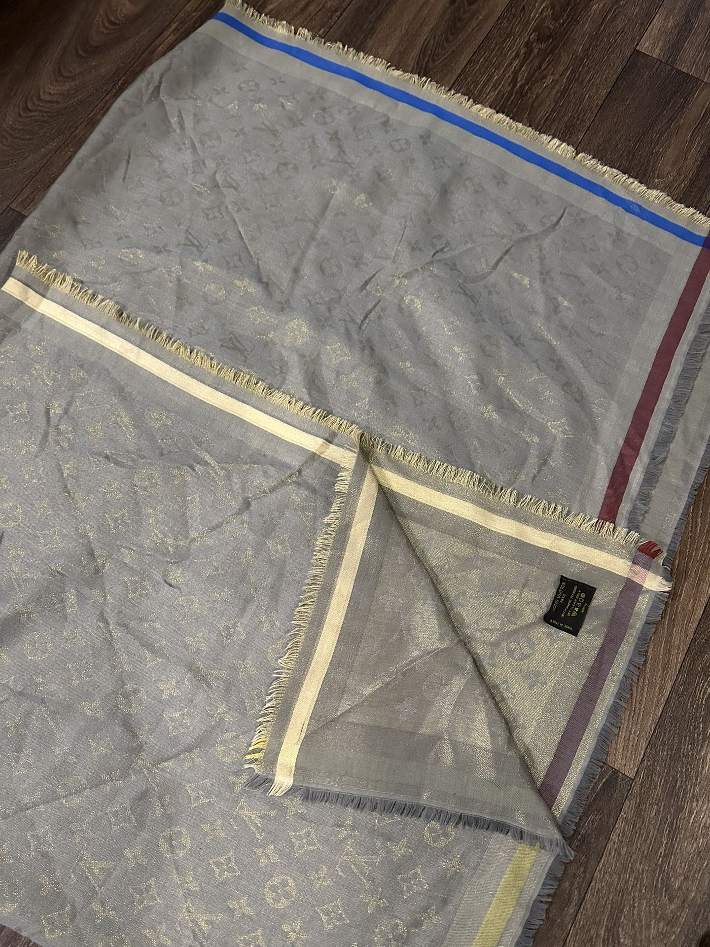 Authentic Louis Vuitton Châle Monogram Scarf/ Silver/Gold
