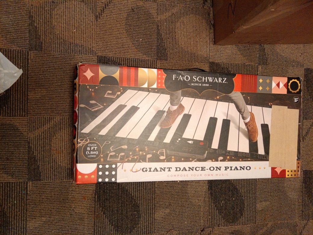 FAO Schwartz Giant Dance On Piano