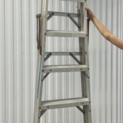 HUSKY Aluminum 8 Foot Ladder