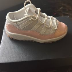 Jordan 11 Retro Low