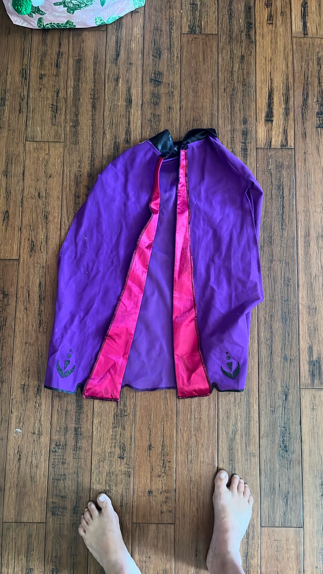 Anna (Frozen) Cape? Vest? Shawl?