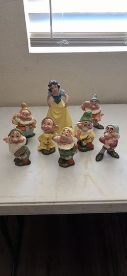 Antique Snow White and the Seven Dwarfs set