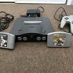 Nintendo 64 w/ Controller & Games