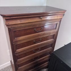 Dresser Set
