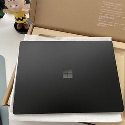 Microsoft Surface Laptop 4 - 13.5" (Matte Black)