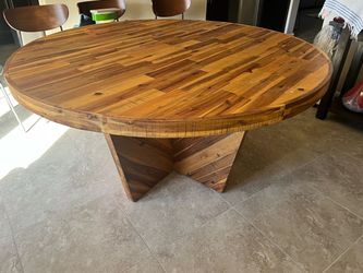 Round West Elm Alexa Wood Dining Table