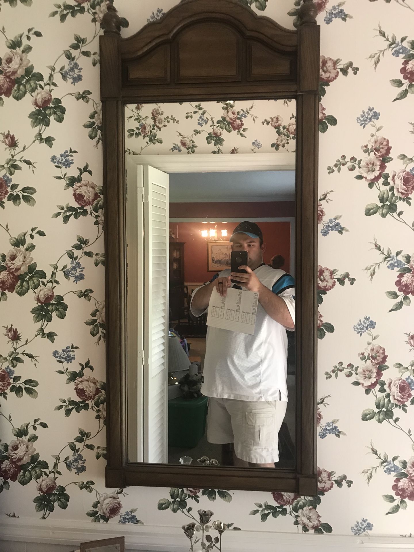 Mirror and crenoza