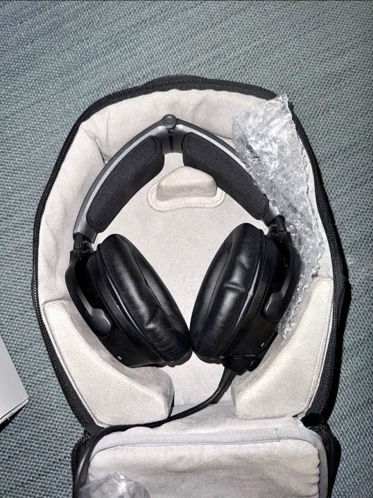 Bose A30 Bluetooth headset