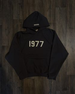 ESSENTIALS 1977