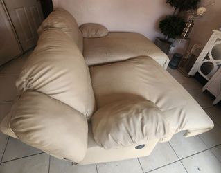WOW! NEED EXTRA SEATING ASAP? JUST $200 for an indoor/outdoor recliner sectional