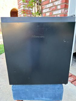 Hisense mini refrigerator