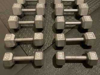 Set Of Cast Iron Hex Dumbbells From 10# To 45# Total Of 440 lbs Basically New