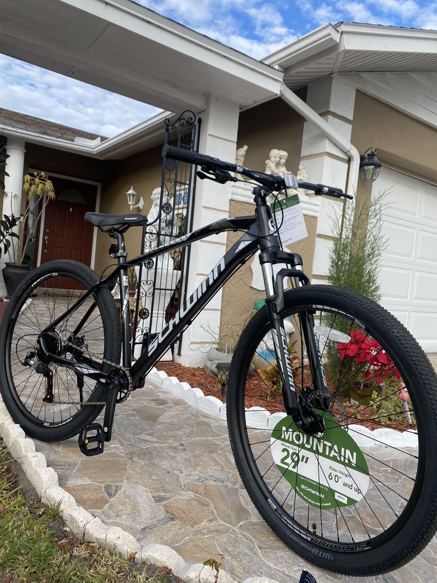 Schwinn Taff Bicycle for Sale in Clearwater FL OfferUp