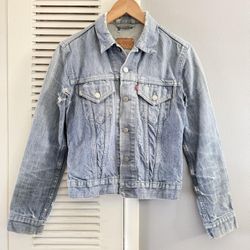Vintage 90’s Distressed Levi’s Light Wash Denim Jacket