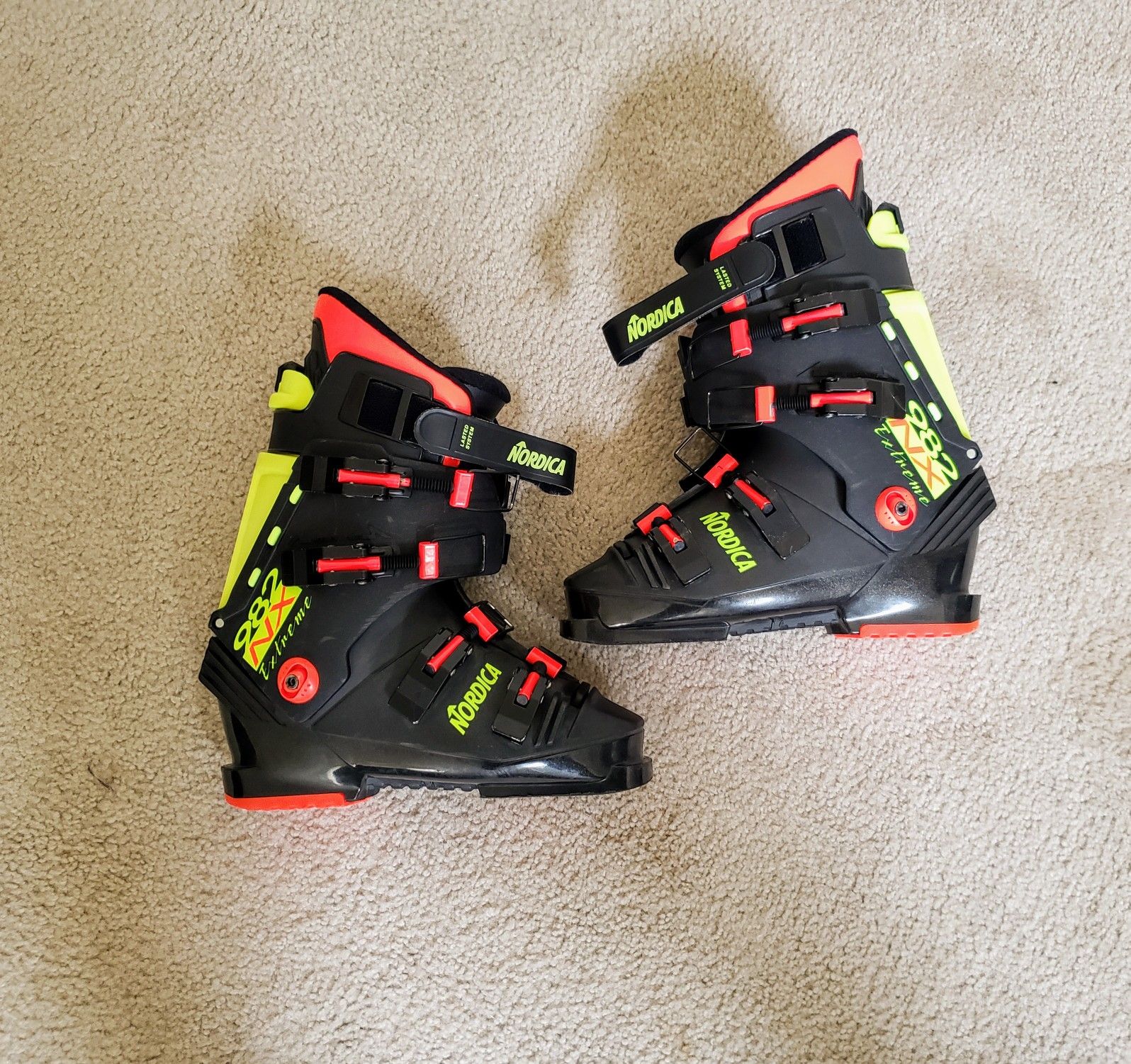 Nordica 982 NX Extreme Ski Boots