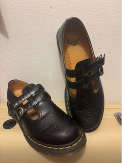 Women’s Dr. Martens Mary Jane’s 9