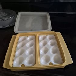 Tupperware Devils Egg Keeper Carrier with Contain white  723-3 Vintage Complet