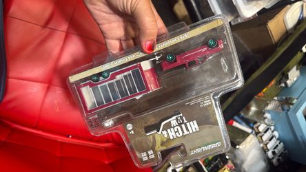 Greenlight Hitch & Tow 2016 Chevrolet Diecast Set