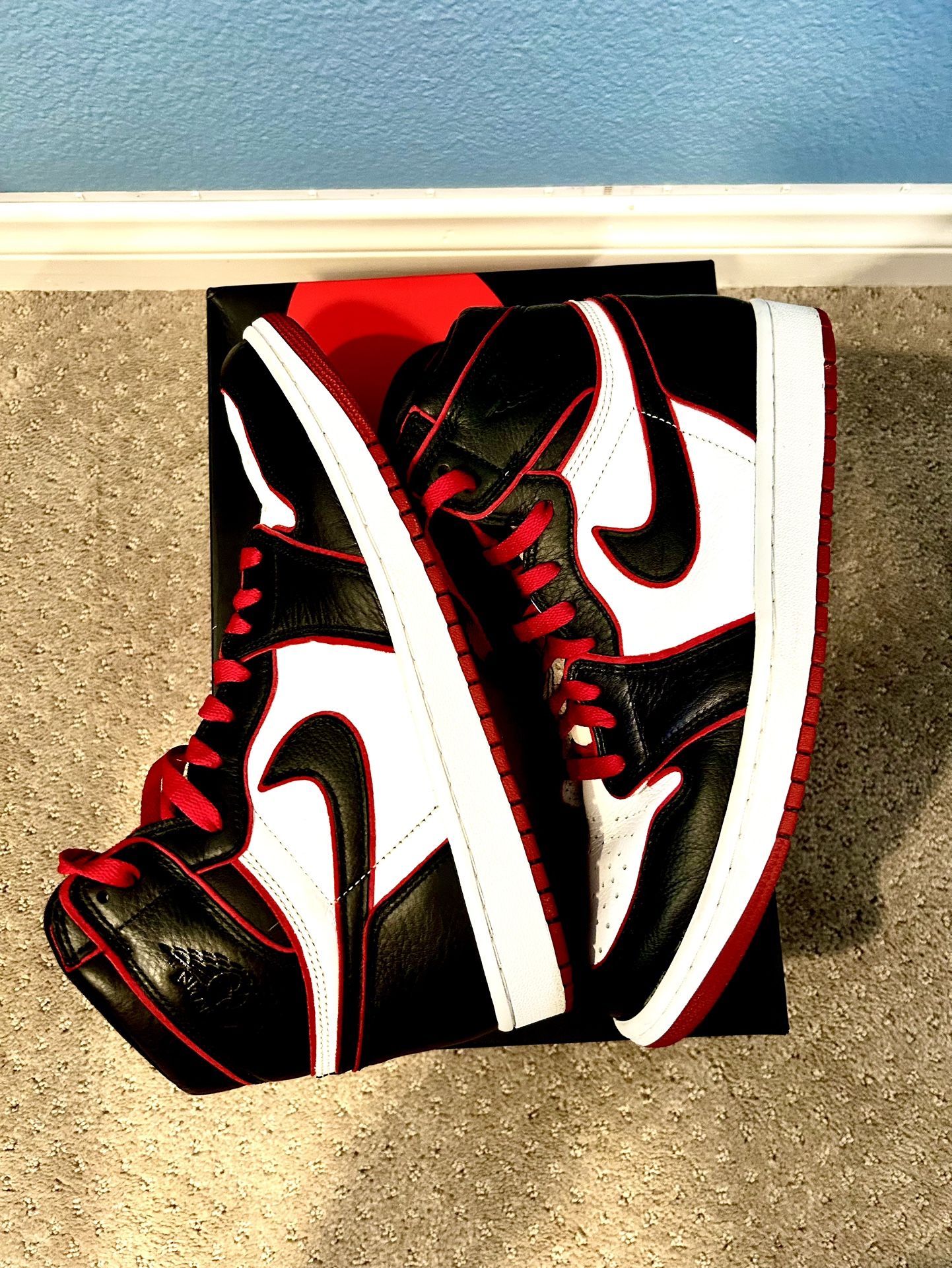 Air Jordan 1 High “Bloodline”
