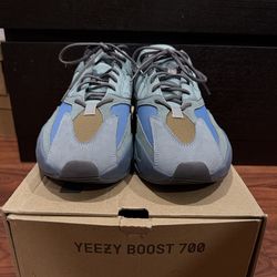 Adidas Yeezy 700 Faded Azure size 13