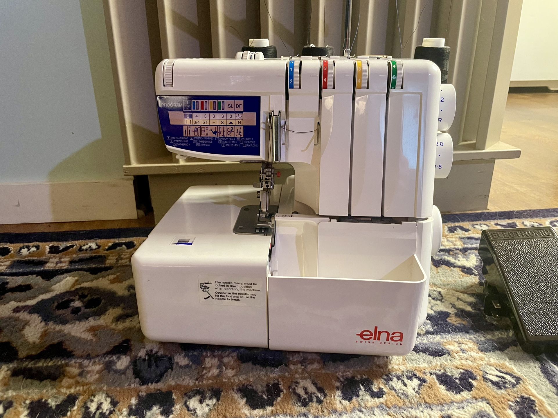 Elna 664 Pro Serger