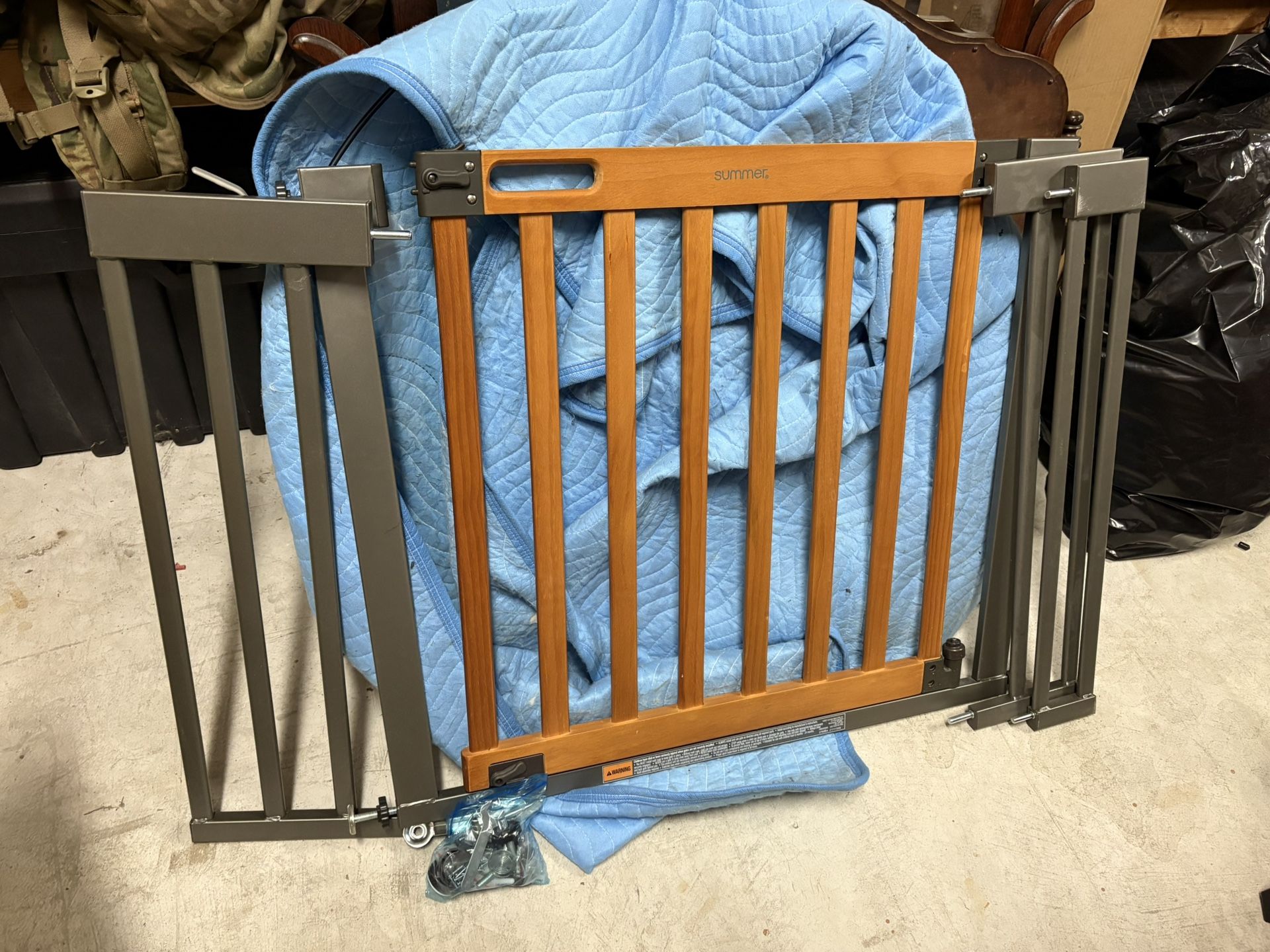 Summer Infant West End Extra Wide Safety Pet and Baby Gate, 36"-60" Wide, 30" Tall, Pressure or Hardware Mounted, Install Wall to Wall in Doorway, Aut