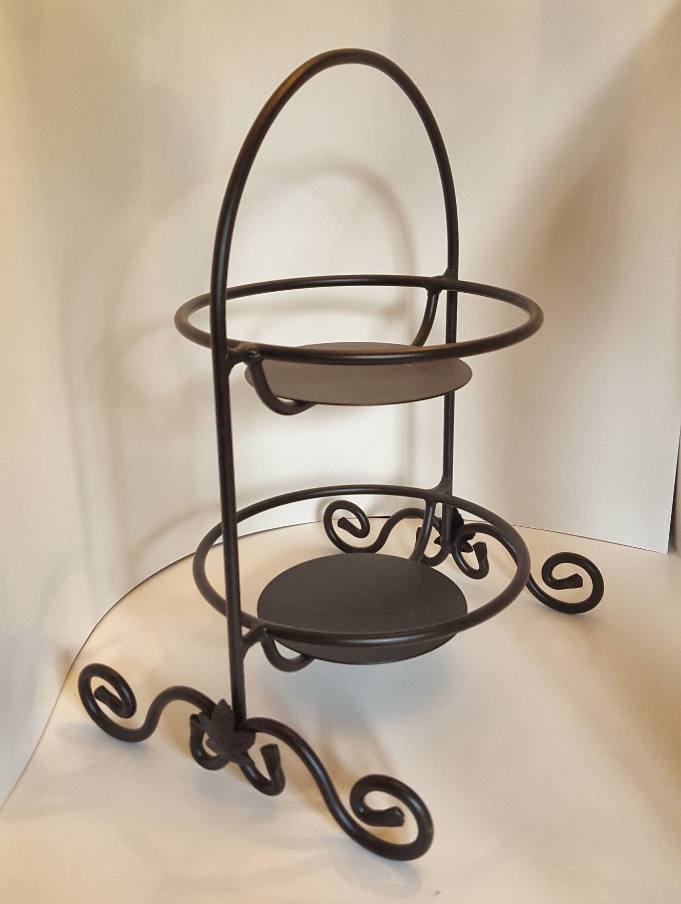 Longaberger Wrought Iron Double Pie Plate Stand