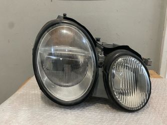 1(contact info removed) Mercedes Benz CLK right headlight