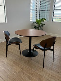 Mid Century Modern Dining table with Chairs