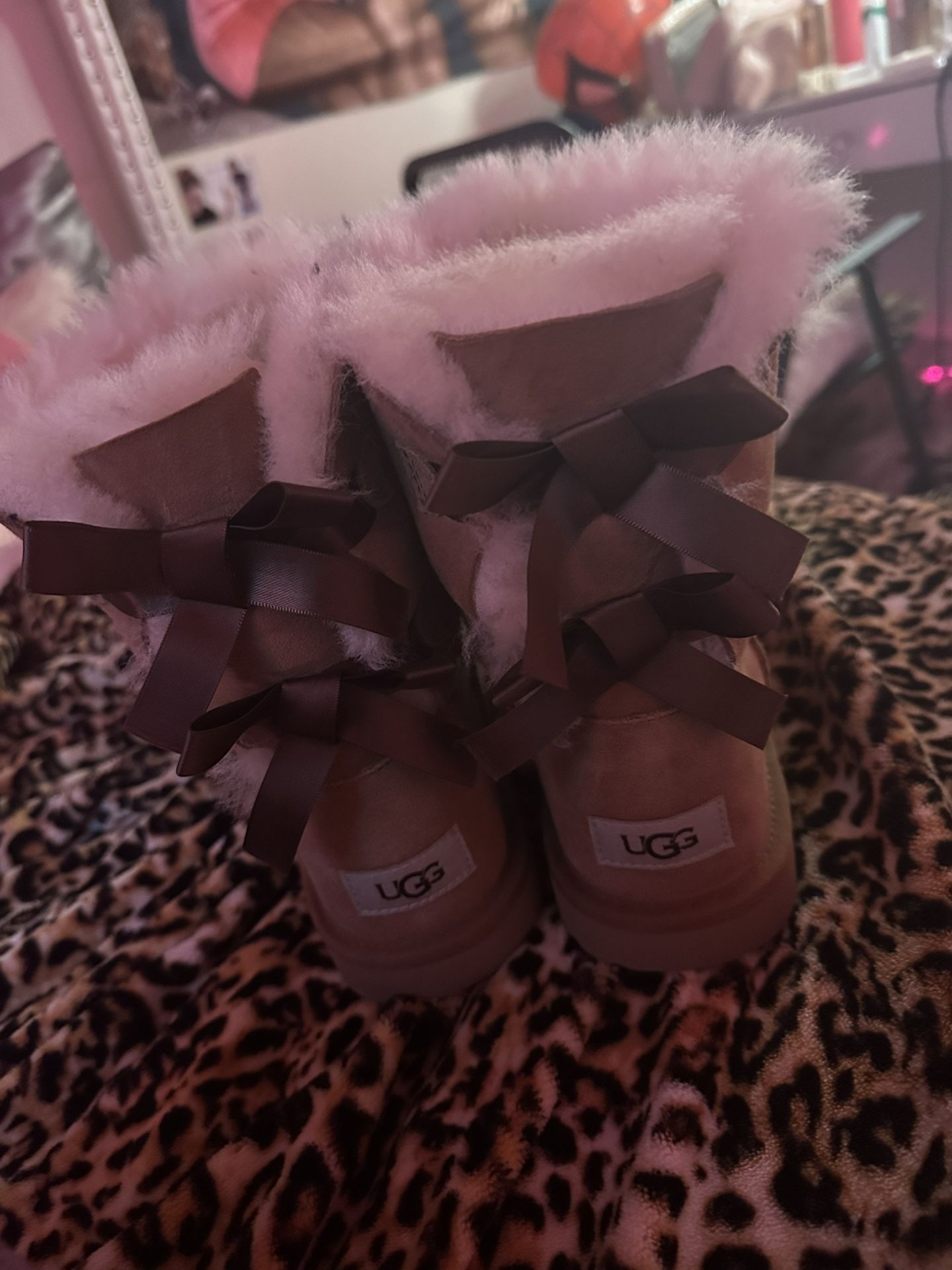 Chestnut UGGS Bailey Bow II