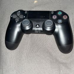 PS4 Controller