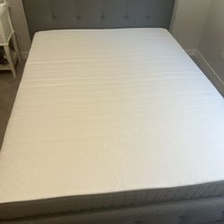 Queen Memory Foam Mattress + Bed Frame w/ Headboard- Excellent Condution