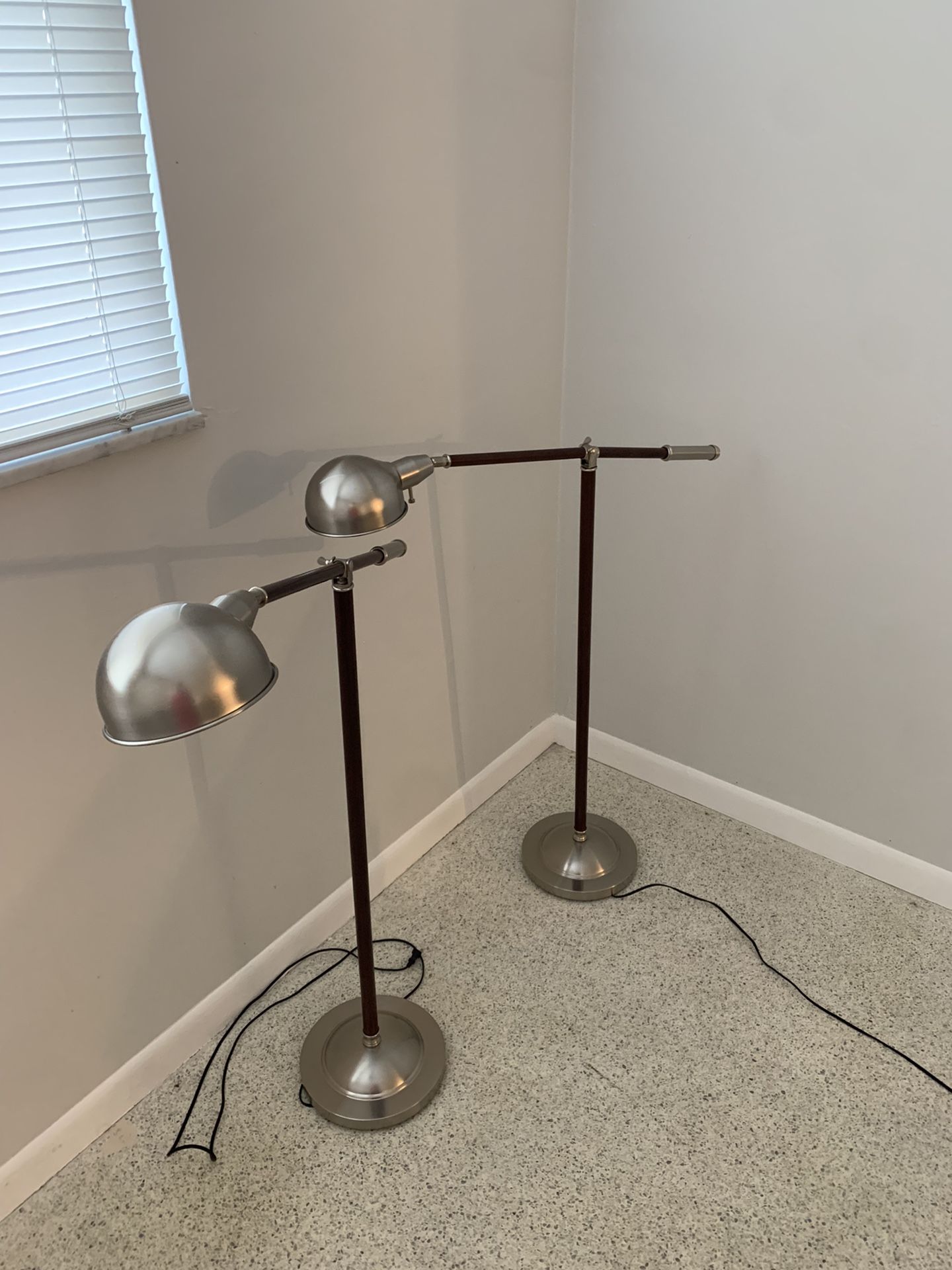 2 Lamps 