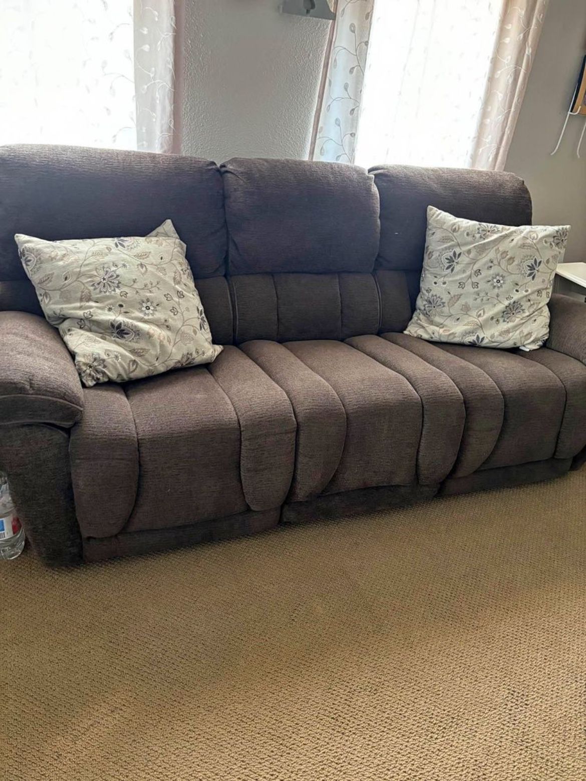 Brown couch recliner 