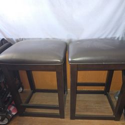 2 Bar Stools